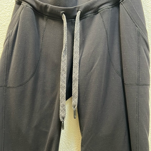 Lululemon base runner pant Wee stripe black heathered black/ blk sz 6 - Picture 6 of 8